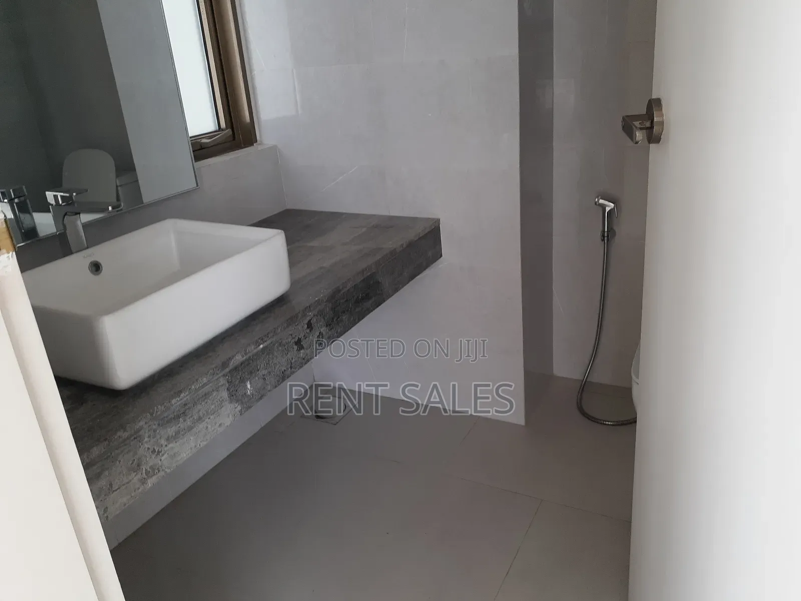 4bdrm Apartment in Gulshan for rent