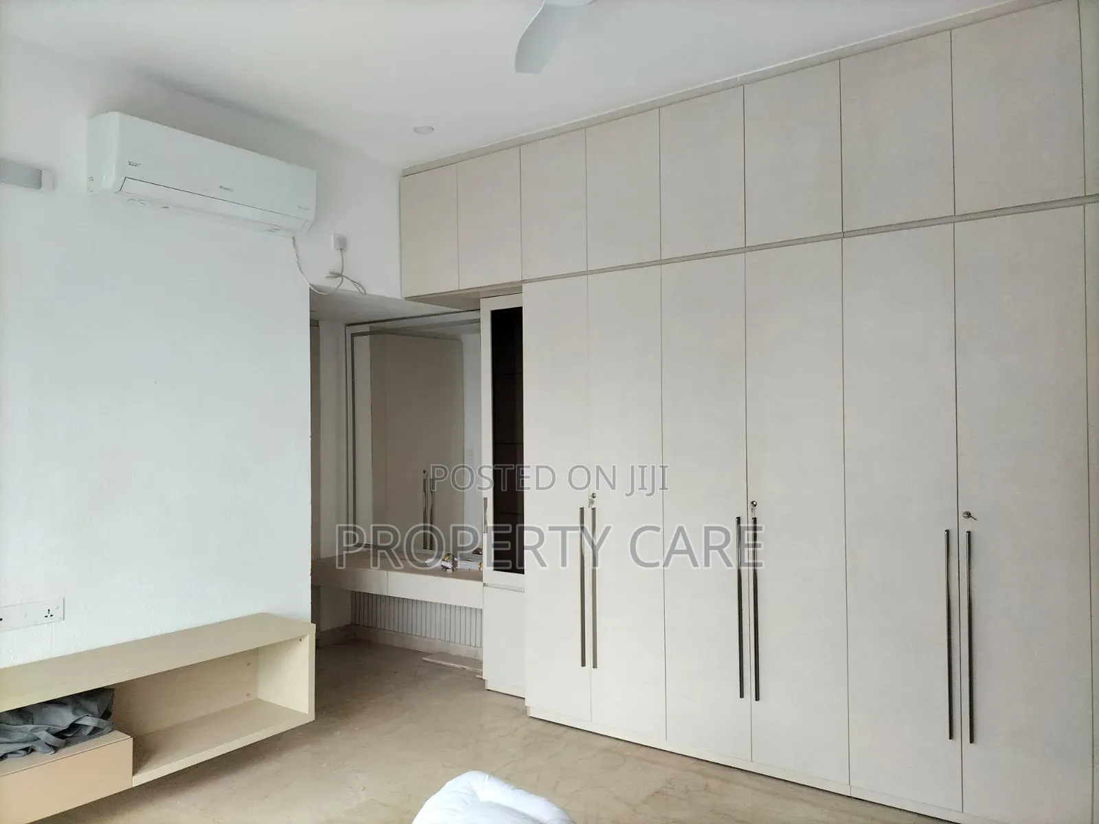 Furnished 4bdrm Apartment in Baridhara for rent