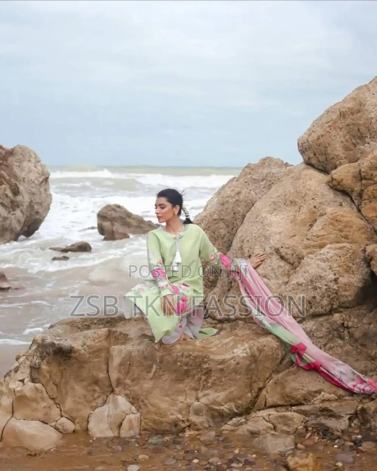 Digital Print Three Piece Girls Fassion