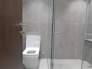 4bdrm Apartment in Semi Furnished for rent