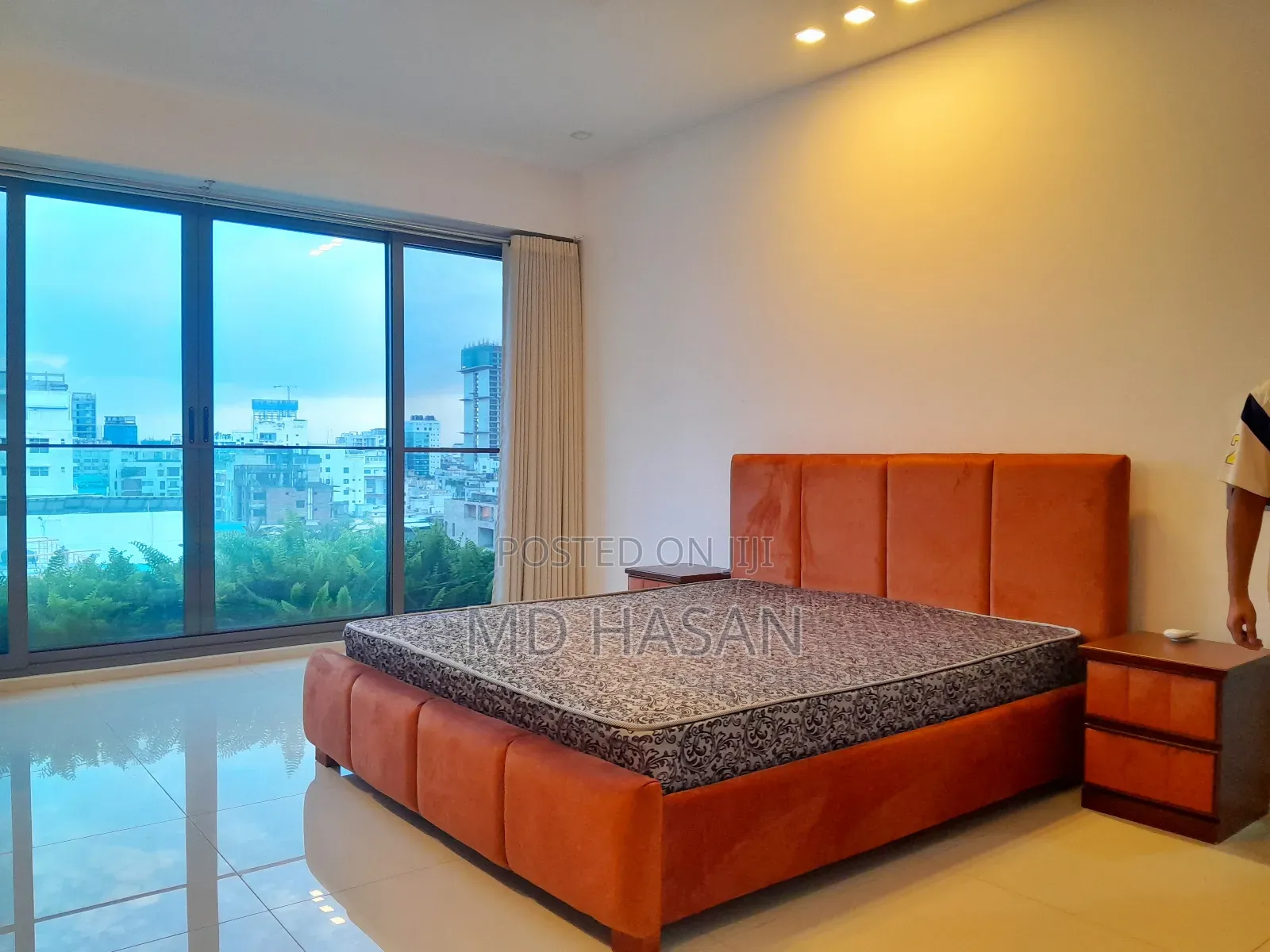 4bdrm Apartment in Semi Furnished for rent