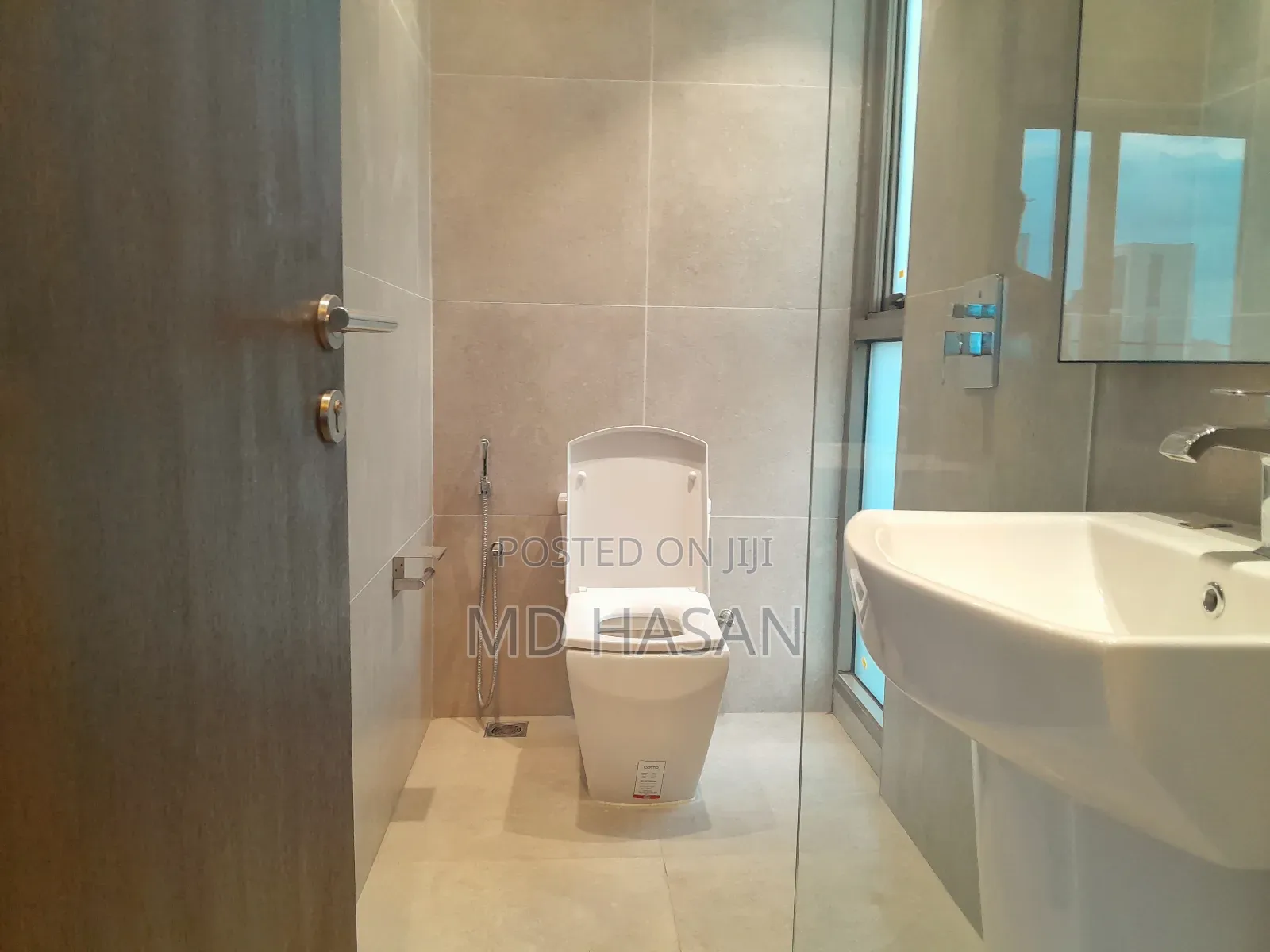 4bdrm Apartment in Semi Furnished for rent