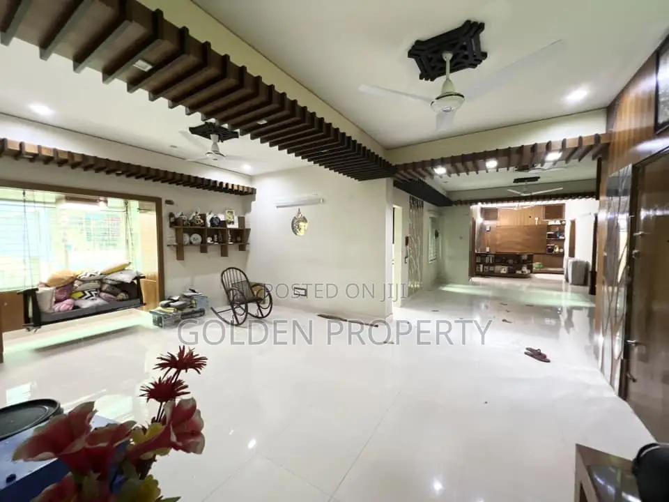3bdrm Apartment in ২১৪২ বর্গফুট , Basundhara for sale