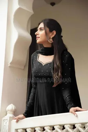 Photo - Black Georgette Plain Heavy