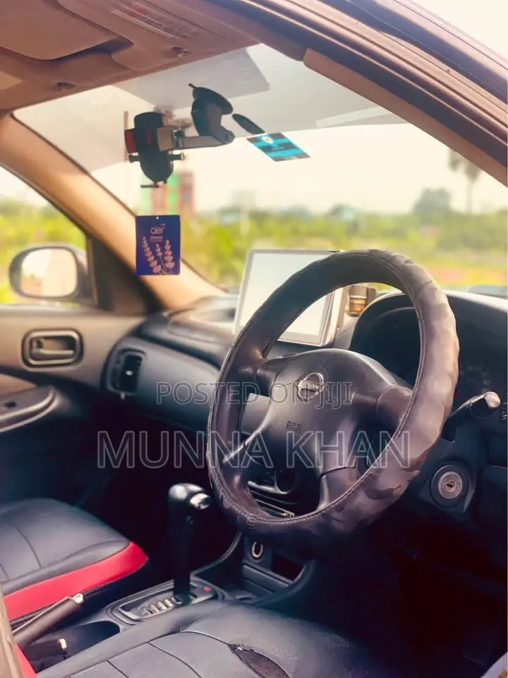 Nissan Sunny 2005 Black