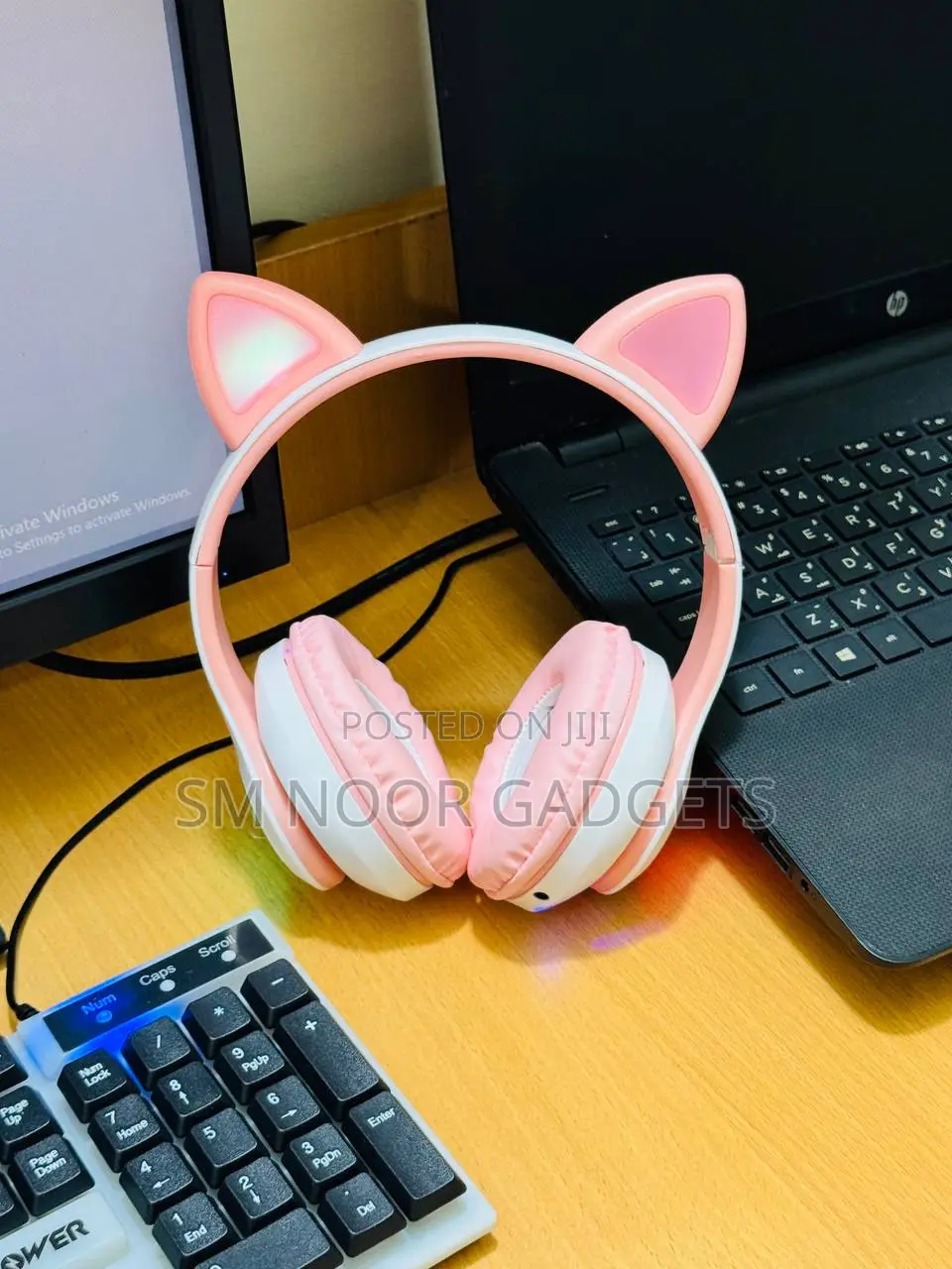 Cat Stn28 Wireless on Ear Headphones