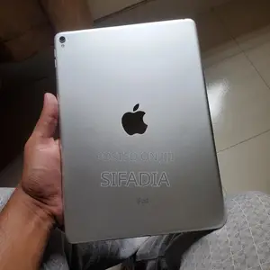 Photo - Apple iPad Pro 9.7 (2016) 32 GB Silver