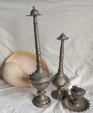 Photo - Antique Seller