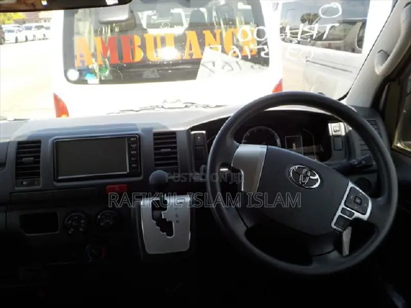 Toyota HiAce 2022 Black