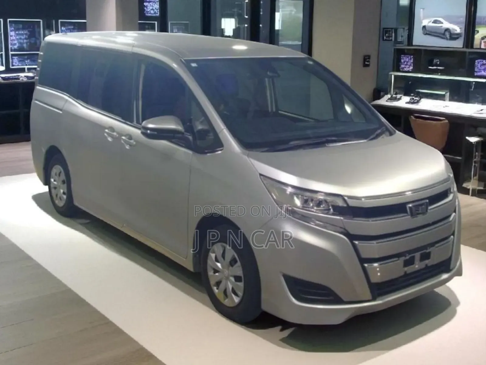 Toyota Noah 2.0 FWD (8 Seater) 2020 Silver