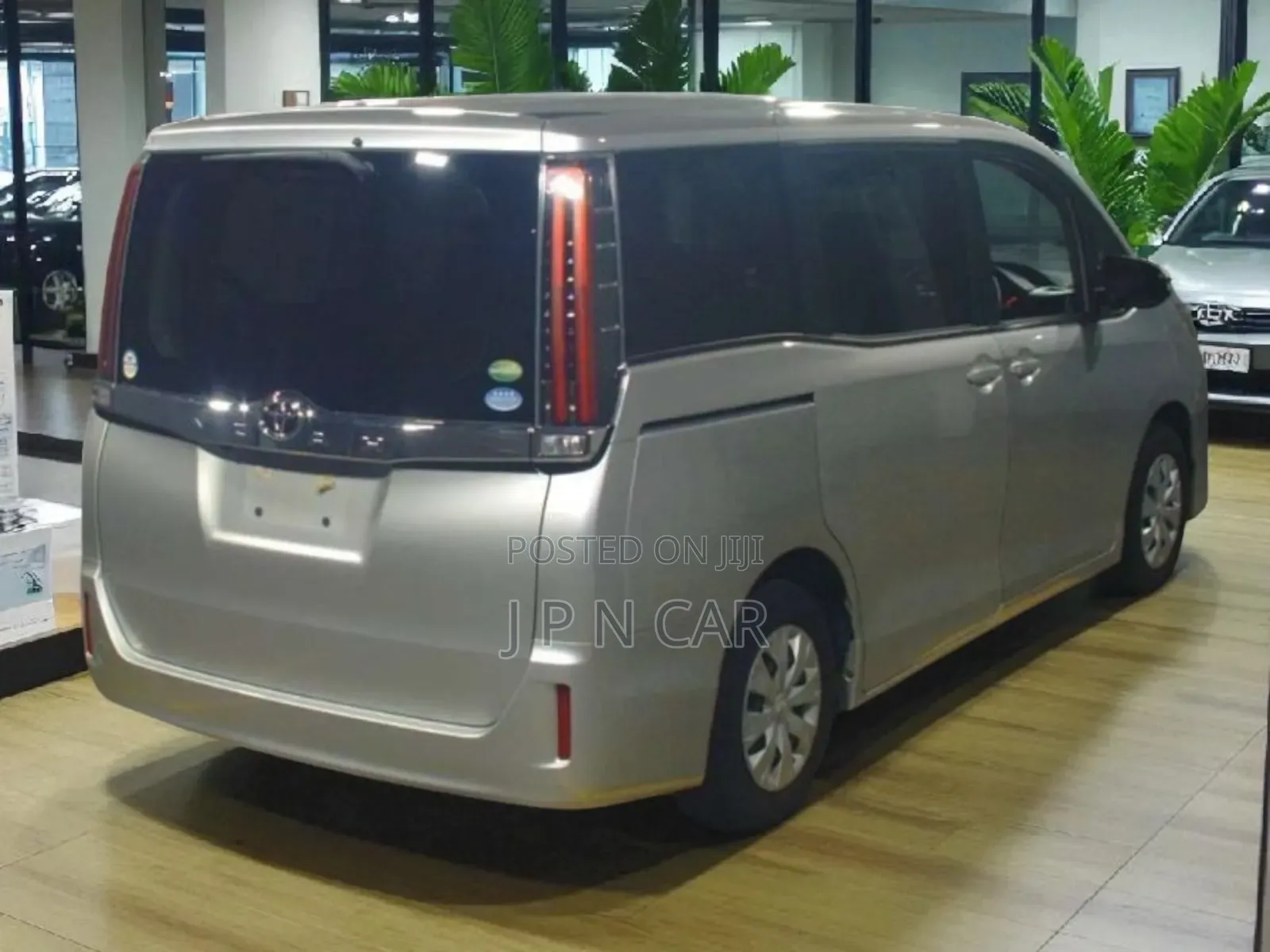 Toyota Noah 2.0 FWD (8 Seater) 2020 Silver