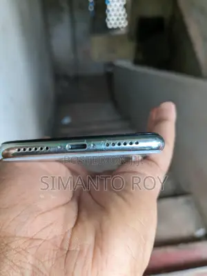 Photo - Apple iPhone X 256 GB Silver