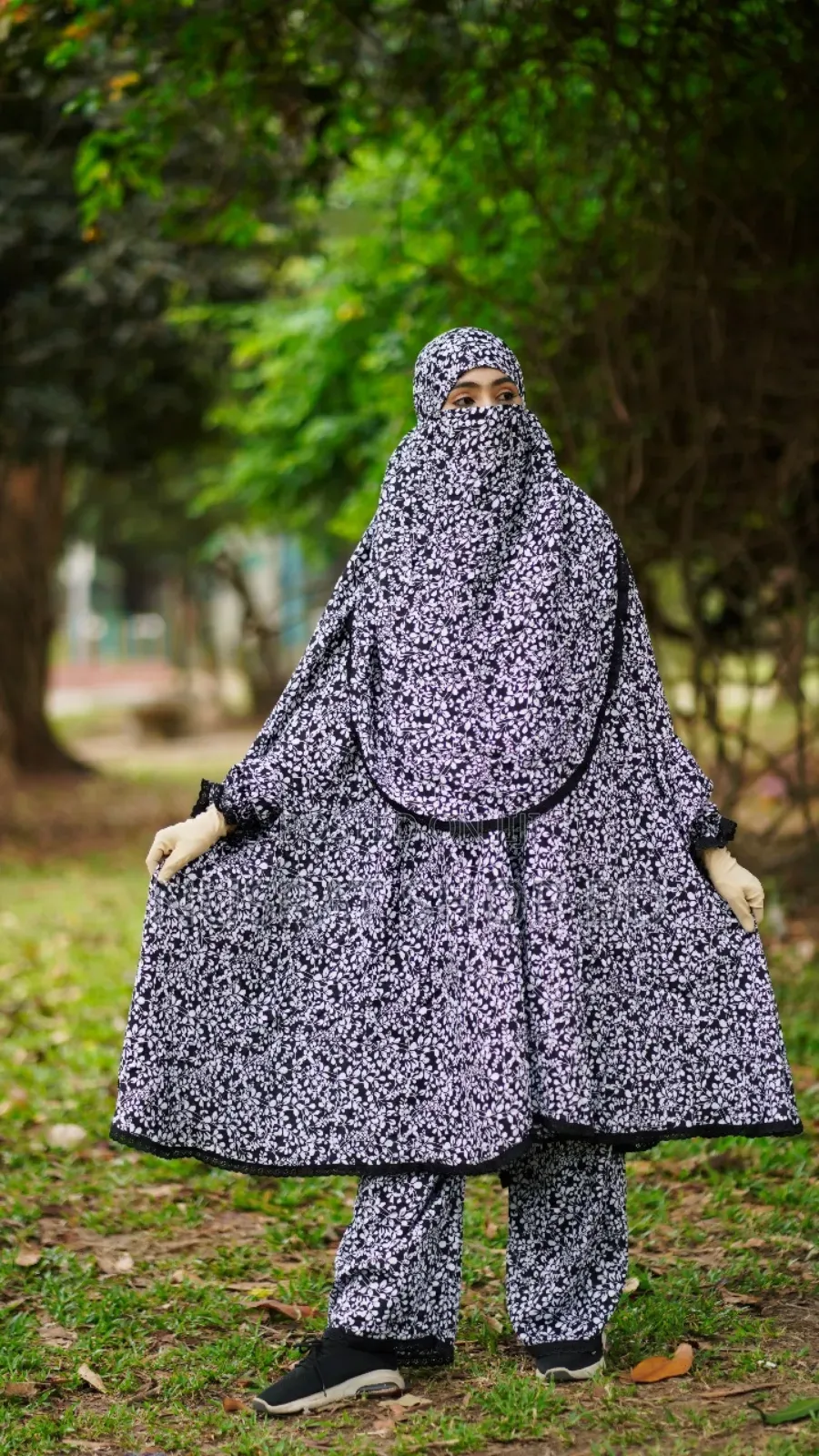 Plaju Khimar Set
ফেব্রিকঃ উন্নত মানের সফ্ট চায়না,