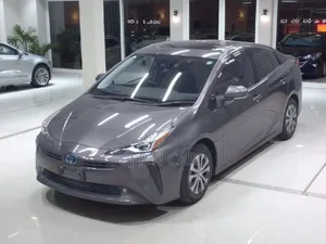Photo - Toyota Prius 2020 Gray