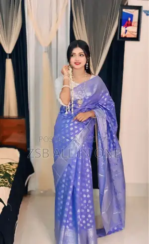 আকর্ষণীয় সফট সিল্ক কাতান শাড়ি।