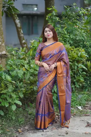 হাই কোয়ালিটি কাঞ্জিভরম সিল্ক শাড়ি দেয়ার ইজ ব্লাউজ পিস।