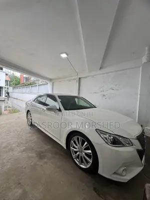 Photo - Toyota Crown 2013 Pearl