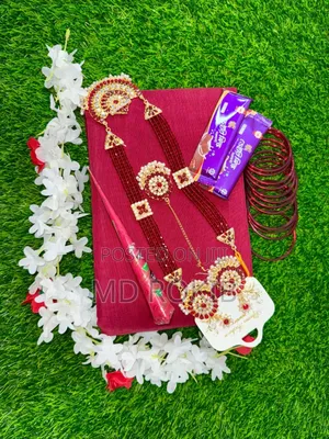 Photo - Exclusive Saree Gift Combo 