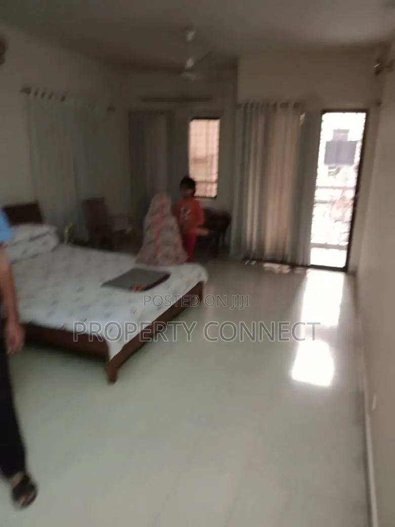 3bdrm Apartment in Dhanmondi for sale