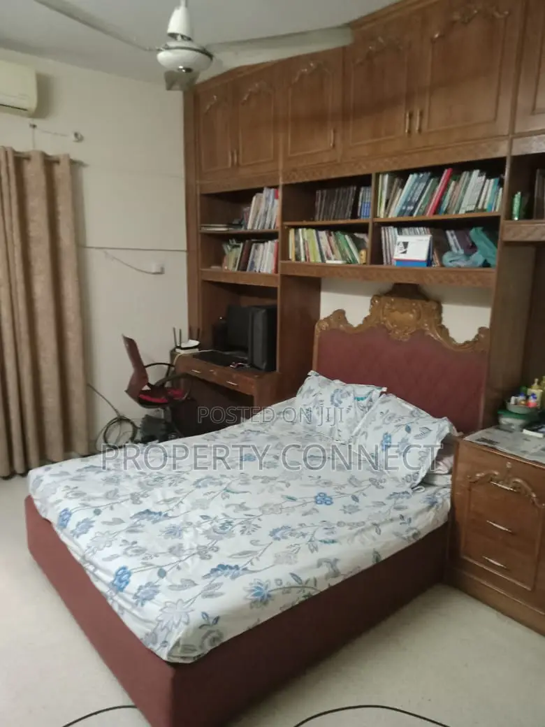 3bdrm Apartment in Dhanmondi for sale