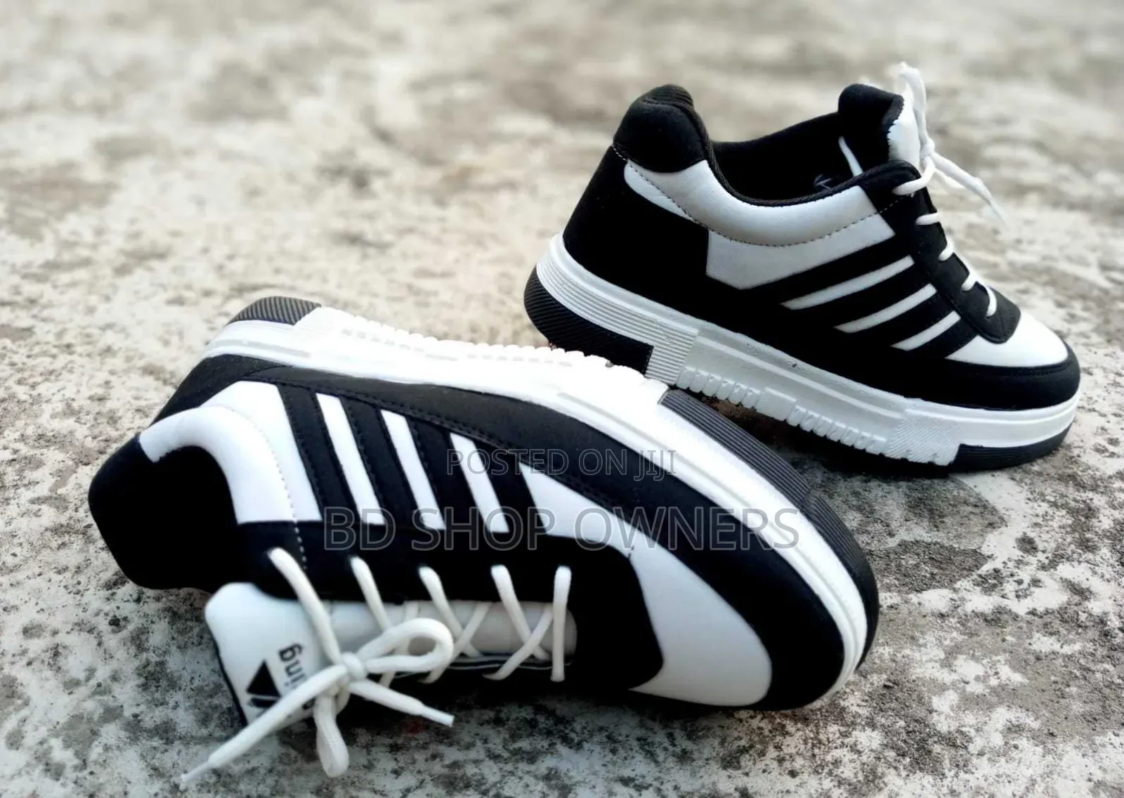  ব্ল্যাক অ্যান্ড হোয়াইট স্টাইলিশ স্পোর্টস শু – Air Series