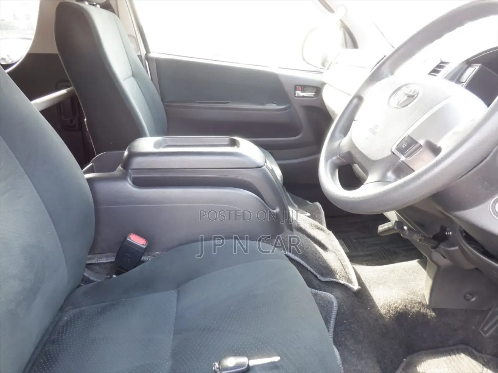 Toyota HiAce 2020 Silver