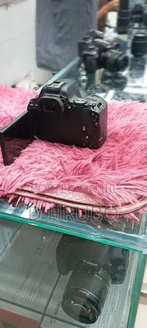 Photo - Canon 200d Camera Sathe 50mm Prime Lens