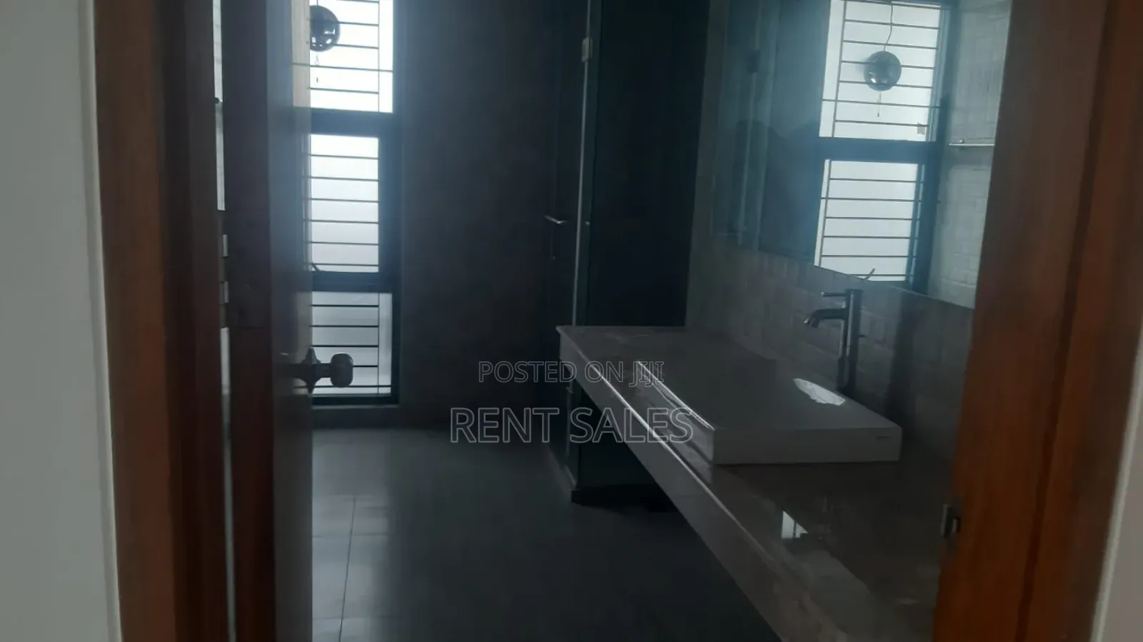 4bdrm Apartment in Gulshan for rent