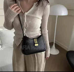 Photo - Fashion Casual Woman Cross Solid Bag