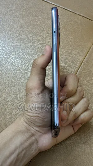 Photo - OnePlus 9 128 GB Purple