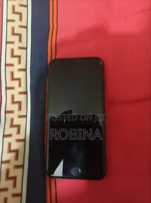 Photo - Apple iPhone 7 128 GB Black