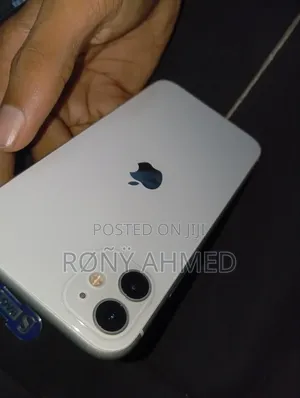 Photo - Apple iPhone 11 64 GB White