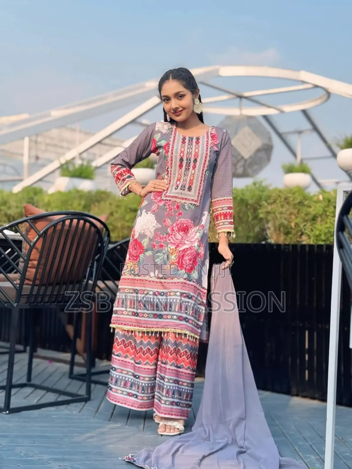 Ready-Made Three-Piece Suit With Digital Pmicro Silk Fabric.