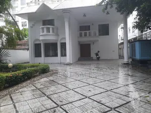 8bdrm Apartment in Gulshan for rent