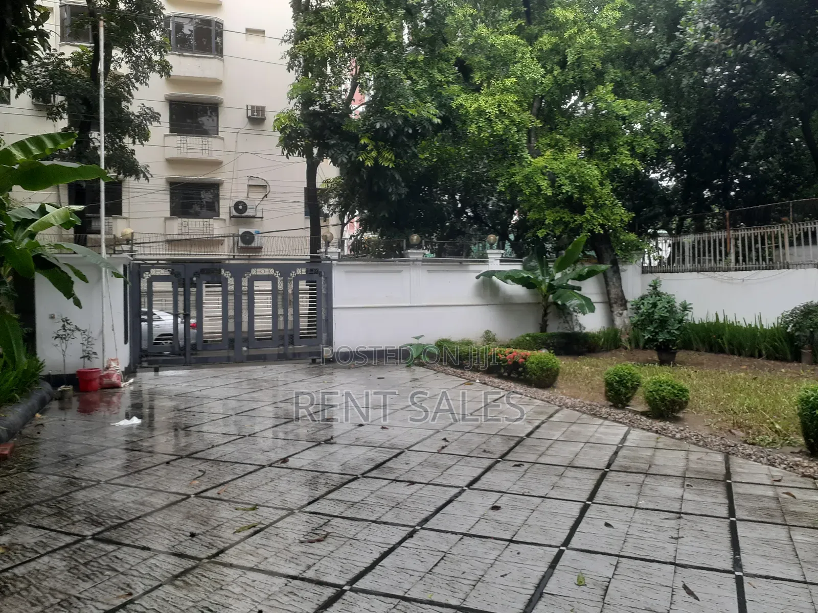 8bdrm Apartment in Gulshan for rent