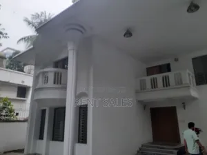 8bdrm Apartment in Gulshan for rent