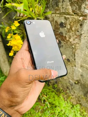Photo - Apple iPhone 7 128 GB Black