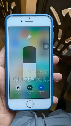 Photo - Apple iPhone 8 64 GB White