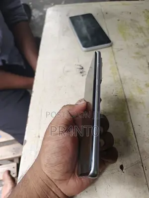Photo - Xiaomi 12 128 GB Purple