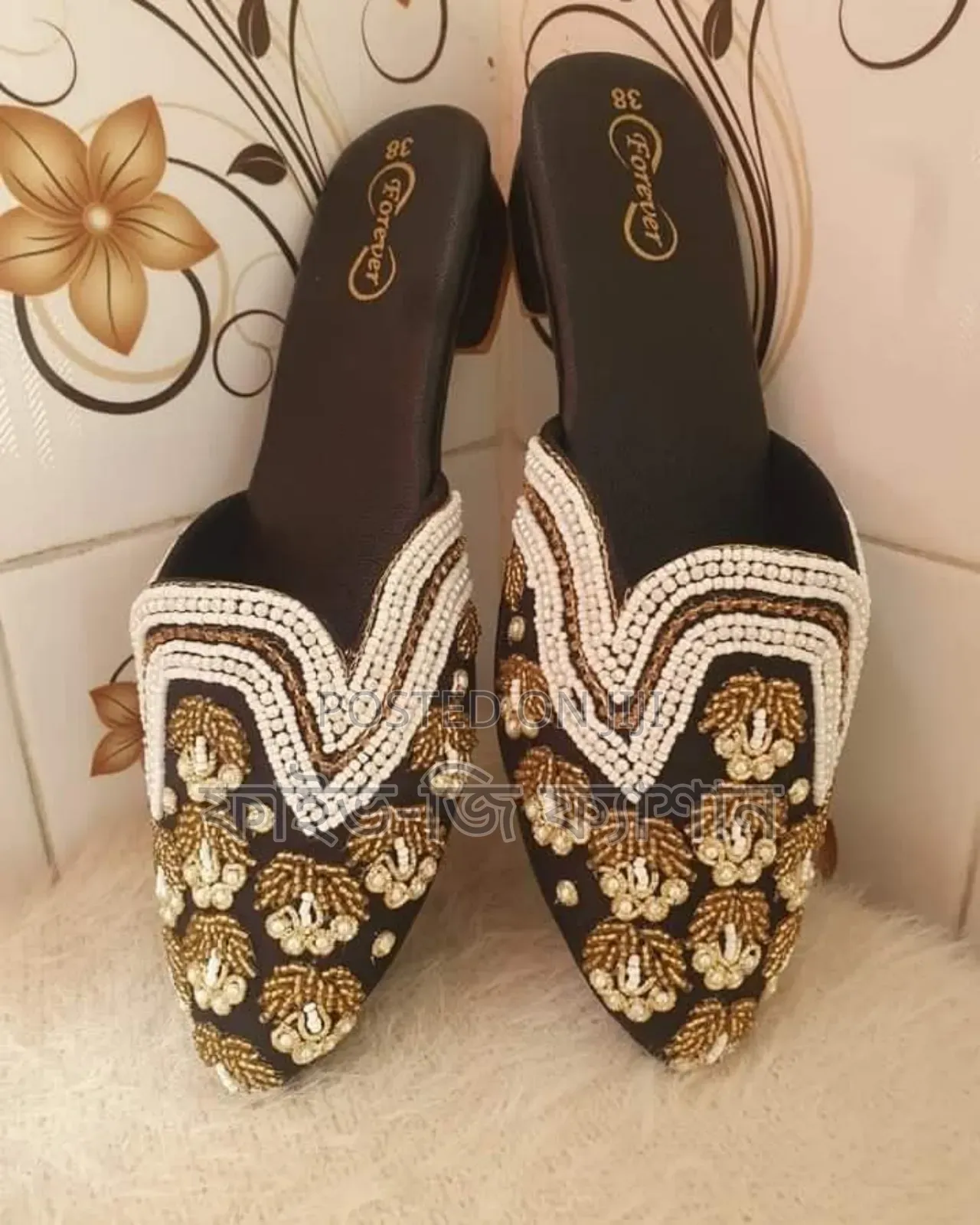 Nagra Juti Collection