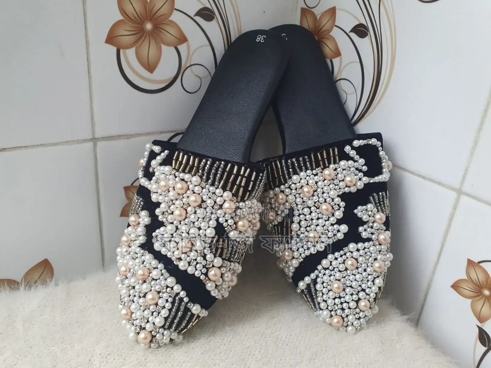 Nagra Juti Collection