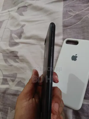 Photo - Apple iPhone 7 Plus 128 GB Gold