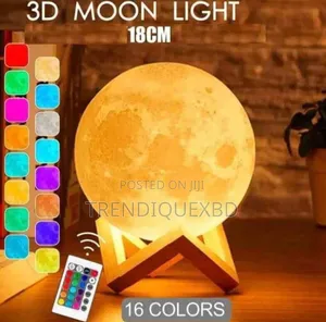Photo - 3d Rechargeable Moon Lamp With 16 Colors
