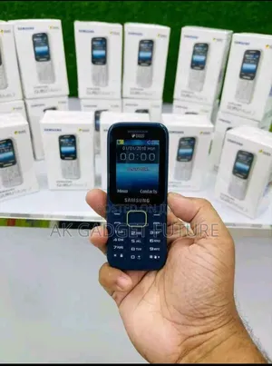 Photo - New Samsung Guru Music 2 White