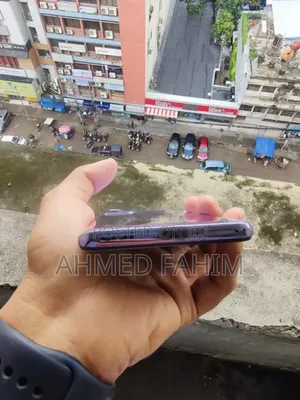 Photo - OnePlus 9 128 GB Purple
