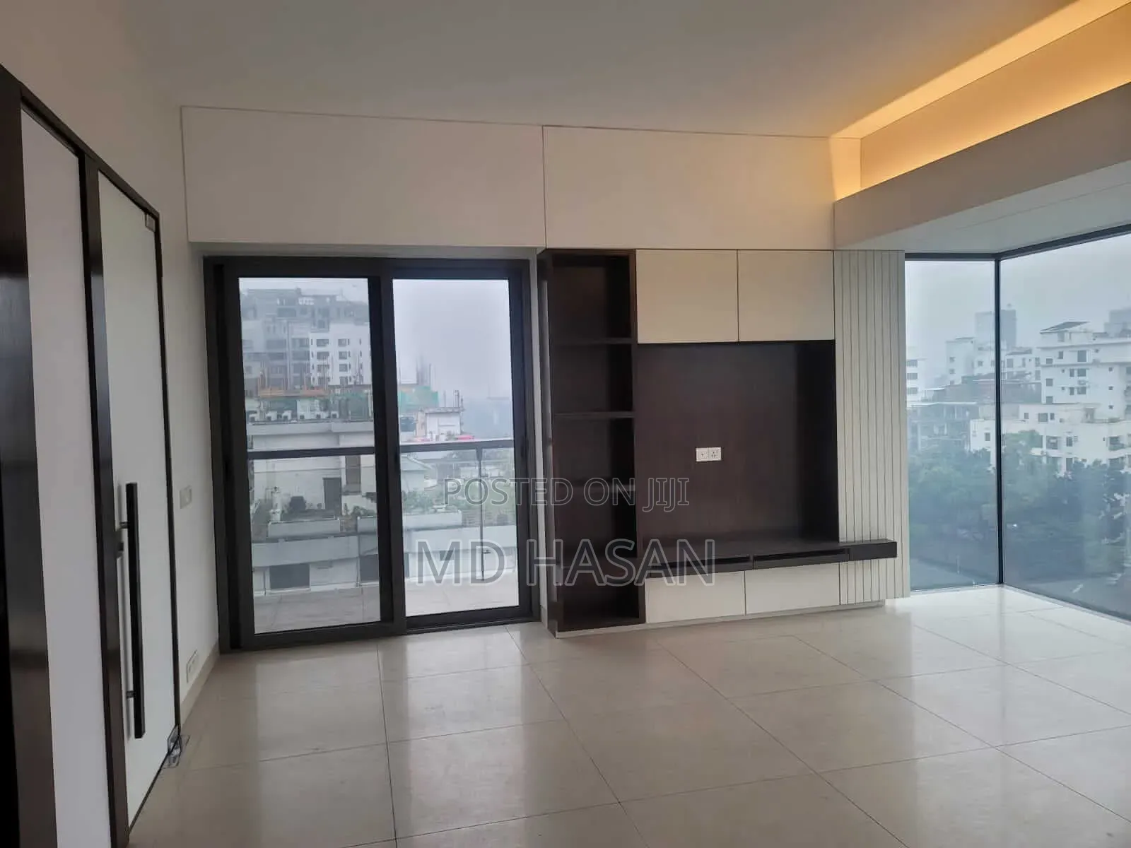 4bdrm Apartment in Semi Furnished for rent