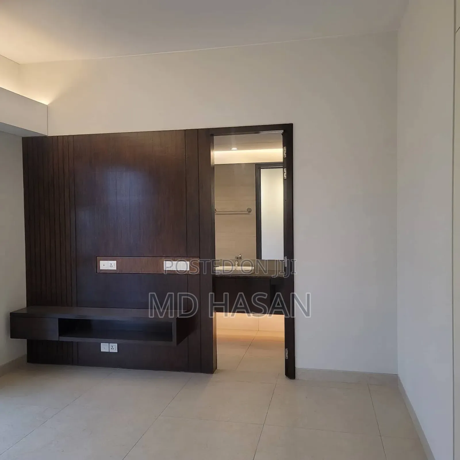 4bdrm Apartment in Semi Furnished for rent