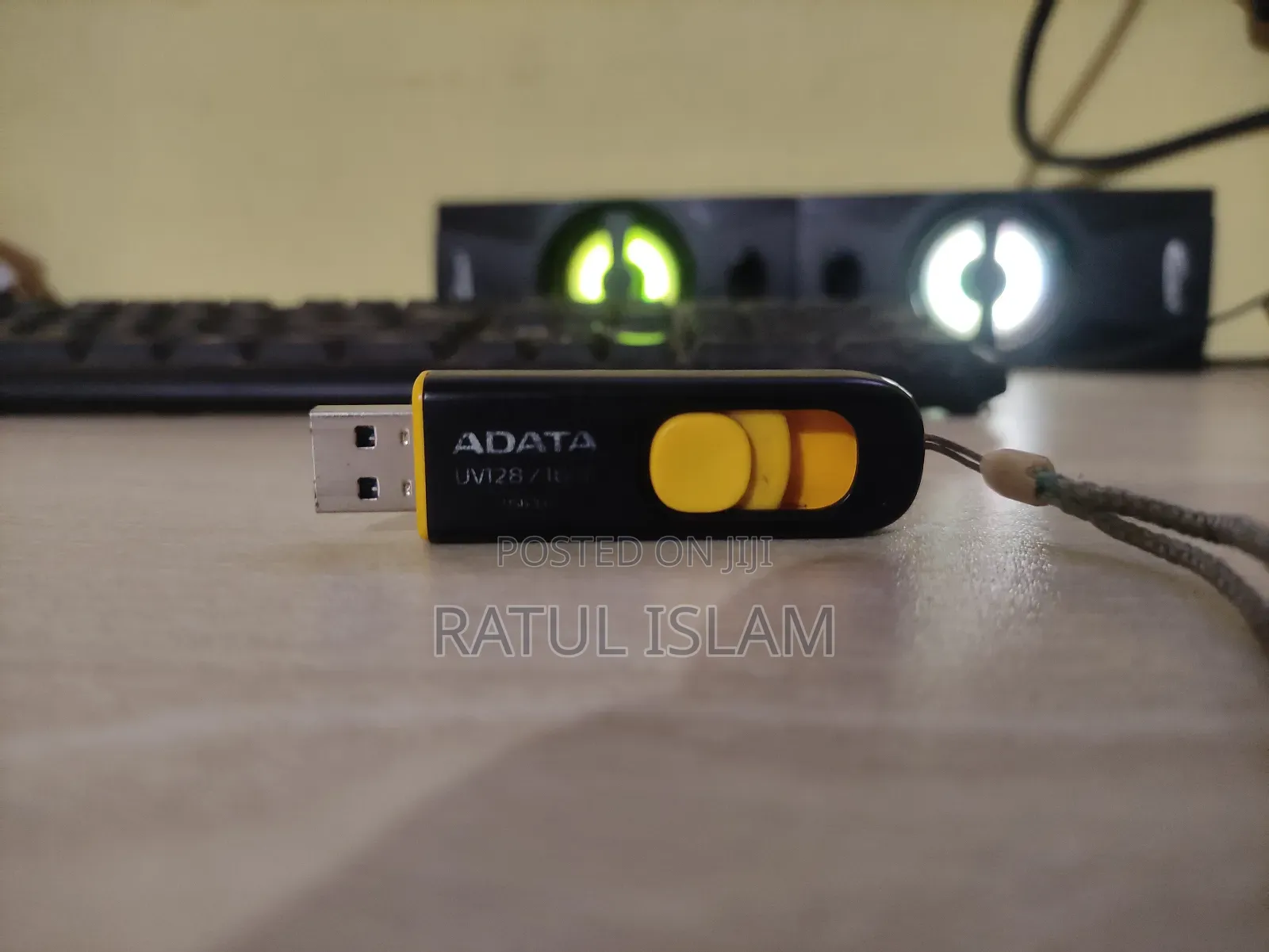 16 Gb Adata Pendrive