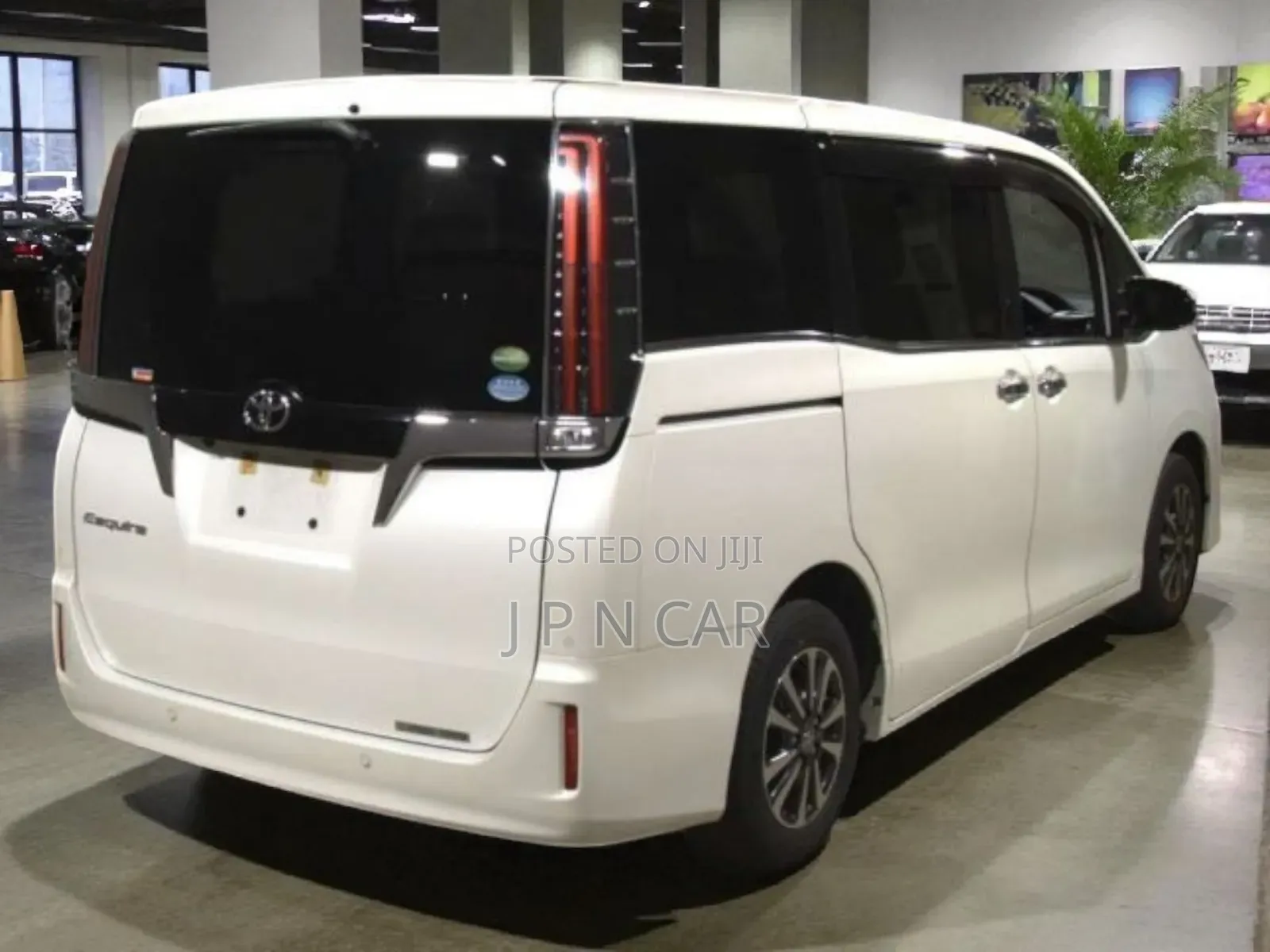 Toyota Esquire 2020 Pearl