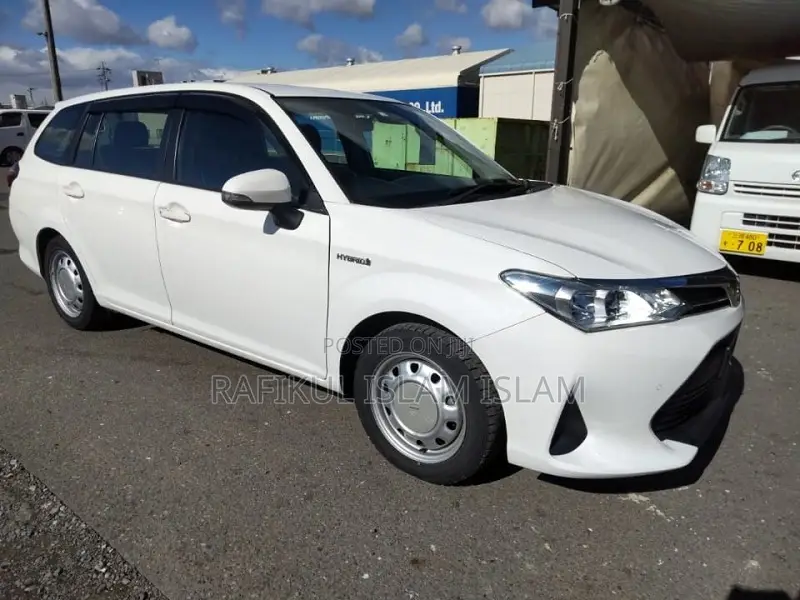 Toyota Corolla Fielder 1.5 Hybrid FWD 2020 White